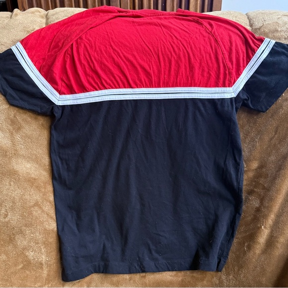 Guess “Red Core” Men’s T-Shirt - Size: XL - Fits Like A Large - Picture 2 of 4